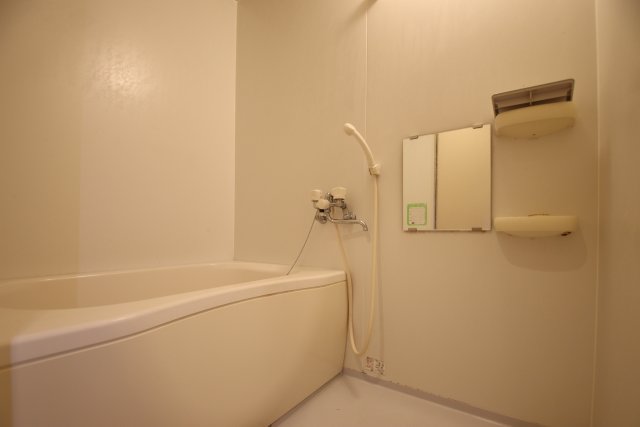 バス・シャワールーム　※別号室の為、現況優先になります。