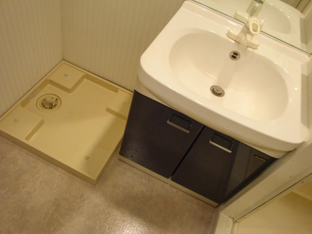 洗面設備　室内洗濯パン完備！