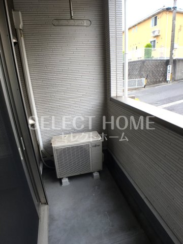 バルコニー　暖かな日差しのふりそそぐバルコニー