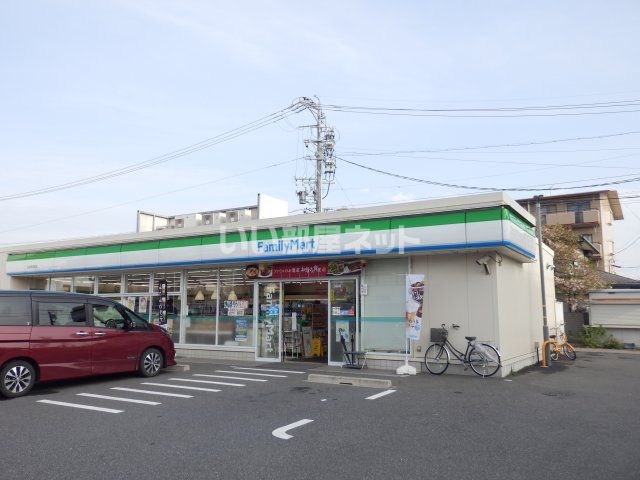 コンビニ　ファミリーマート 名北新沼町店（コンビニ）まで445m