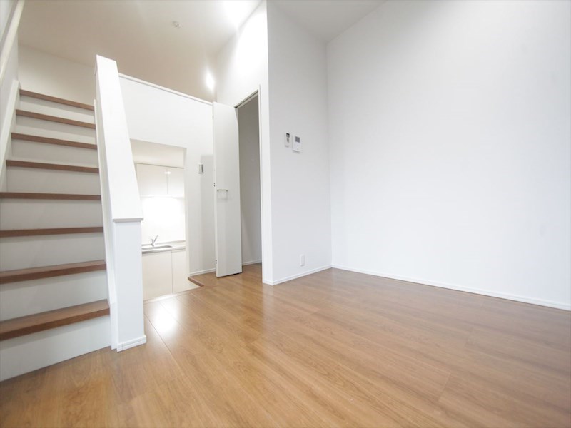 居室・リビング　洋室6.5帖　ロフト4.6帖（収納にも寝室にも使えます）