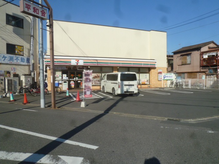 コンビニ　コンビニ（コンビニ）まで328m