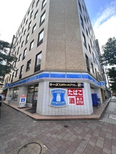 コンビニ　ローソン横浜住吉町二丁目店（コンビニ）まで187m