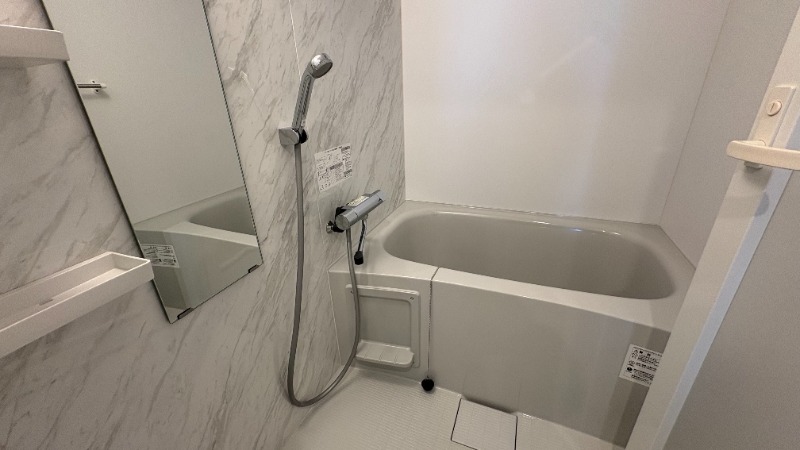 バス・シャワールーム　バスルーム