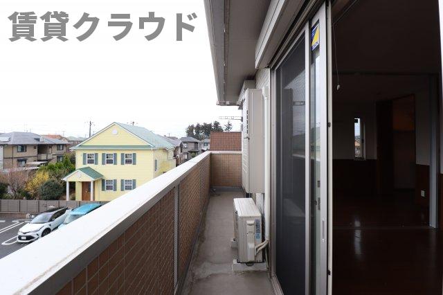 バルコニー　「いってきます！」が元気に聞こえてきそうな玄関♪