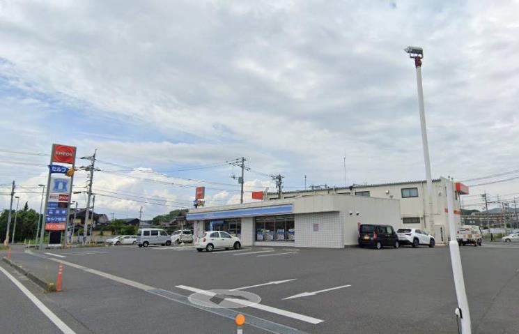 コンビニ　ローソン（コンビニ）まで827m
