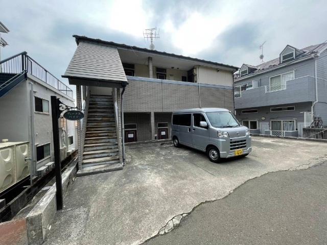 居室・リビング　敷地内駐車場