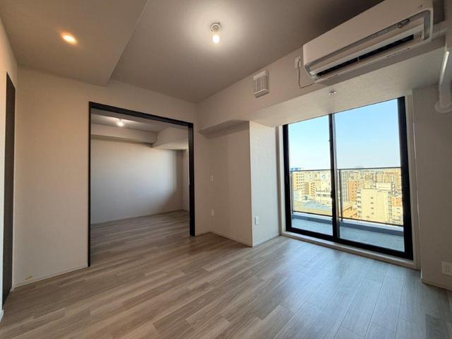 居室・リビング　リビング・ダイニング約９．６帖／エアコン