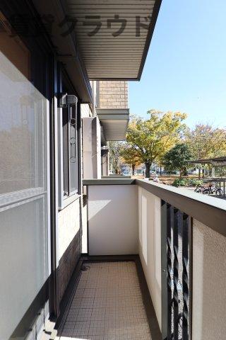 バルコニー　開放的で明るい空間を演出してくれるバルコニーです