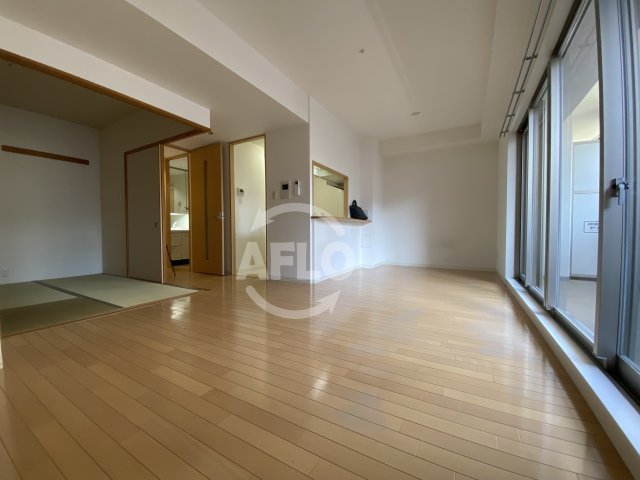 居室・リビング　エルセレーノ上本町レジデンス　リビング