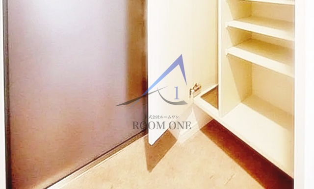 玄関　玄関です。