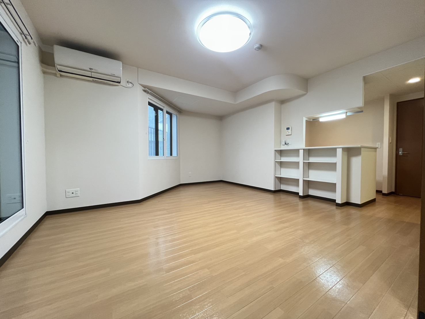 居室・リビング　他号室のお写真です。参考にご覧ください。