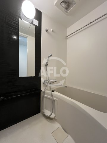 バス・シャワールーム　ワールドアイ江坂アルバ　浴室