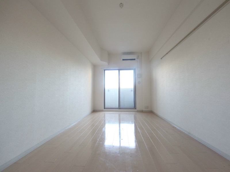 その他部屋・スペース　洋室10帖　エアコン完備　バルコニー