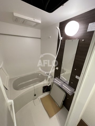 バス・シャワールーム　セレニテ福島プリエ　浴室