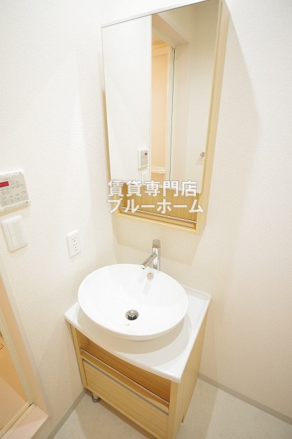 洗面設備　オシャレな独立洗面台！