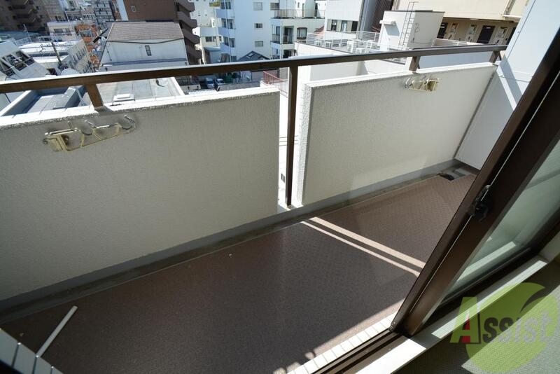 バルコニー　広々としたバルコニー