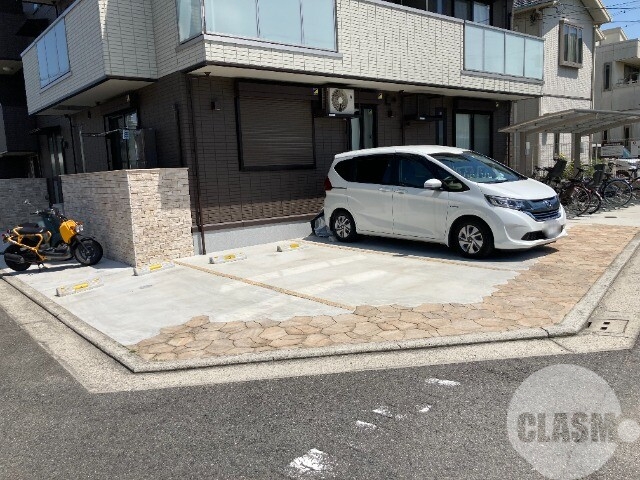 駐車場　敷地内駐車場