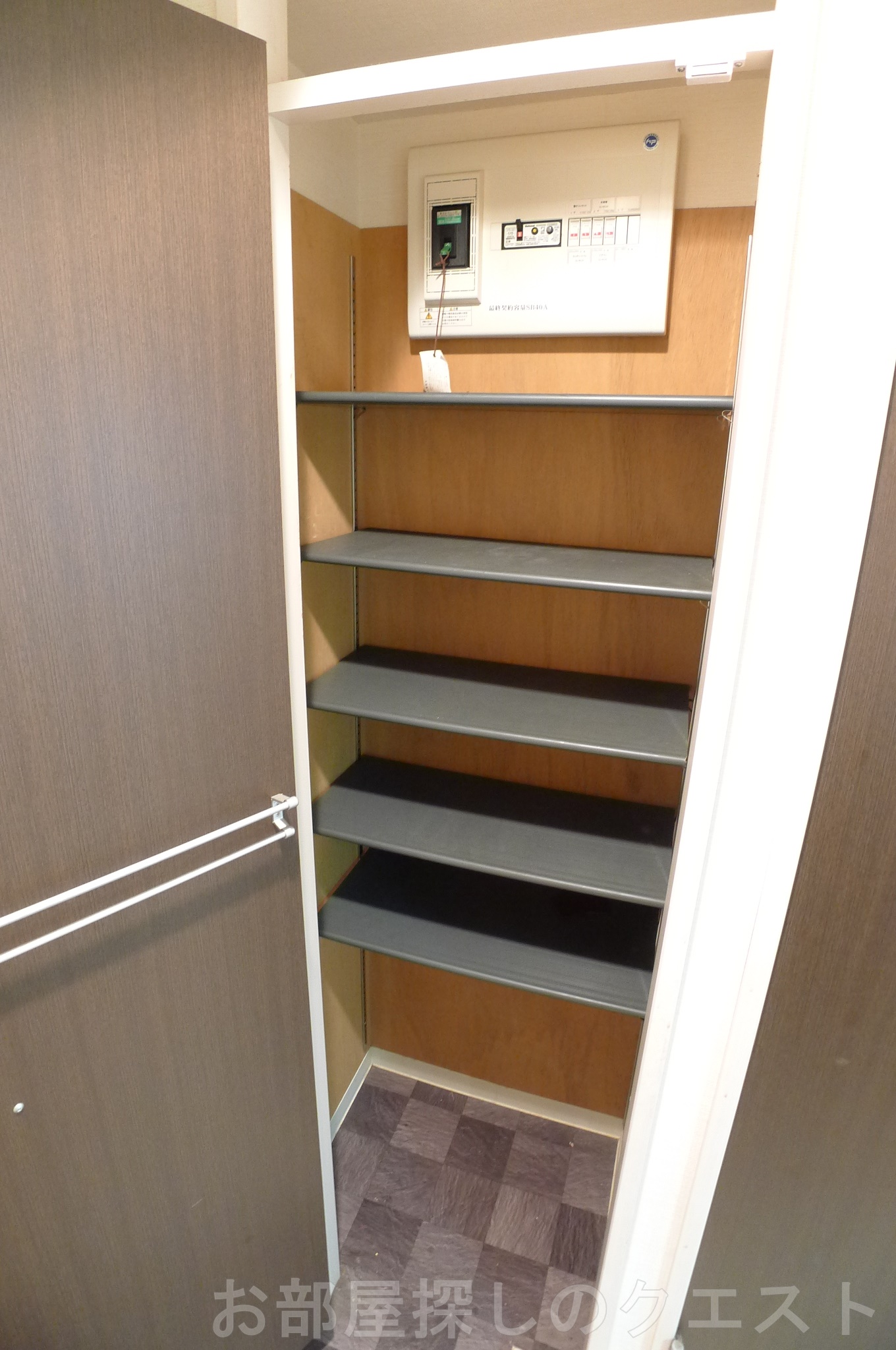 玄関　（写真は同仕様）