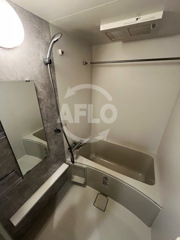 バス・シャワールーム　コンフォリア・リヴ北浜平野町　浴室