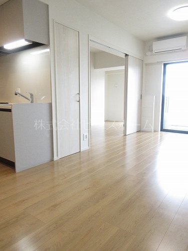 居室・リビング　※別号室参考写真