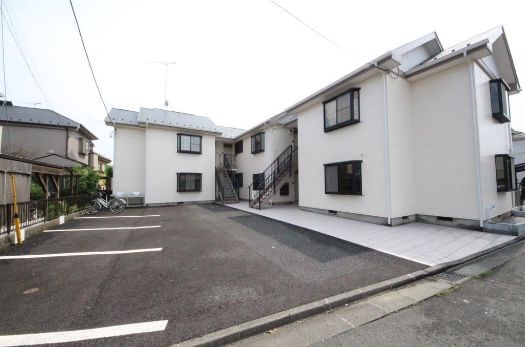 建物外観　リフォームで綺麗なお部屋です。