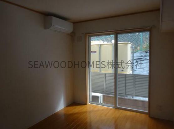 居室・リビング　柱が少なく、家具配置しやすい綺麗な形のお部屋。