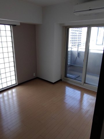 その他部屋・スペース　開放的な寝室です