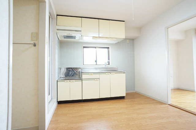 居室・リビング　参考写真（同建物別部屋のものです）