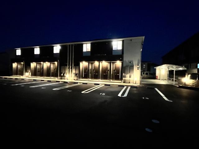 建物外観　外観写真（夜）