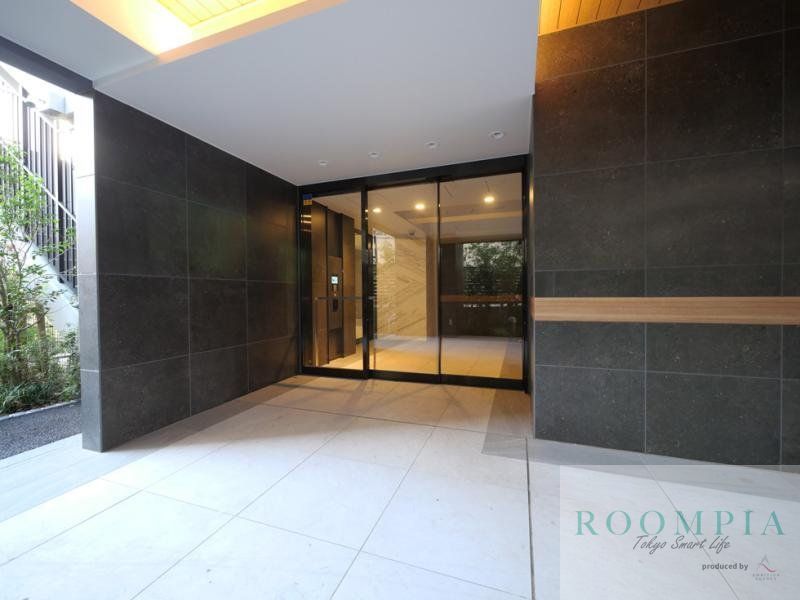 エントランス　エントランス