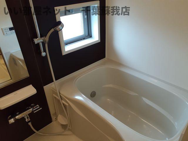 バス・シャワールーム　落ち着いた空間のお風呂です