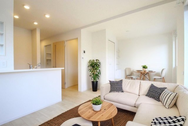 居室・リビング　ＣＧで家具等を配置したもので家具等は含まれません。