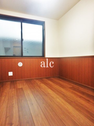 居室・リビング　こちらの居間で趣味の時間をお楽しみください