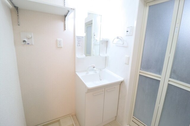 洗面設備　洗髪洗面化粧台