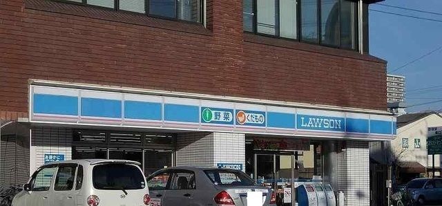 コンビニ　ローソン彦根郵便局前店様（コンビニ）まで930m