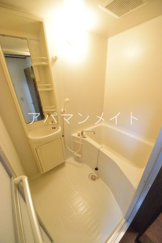 バス・シャワールーム　ゆったり過ごせるお風呂です