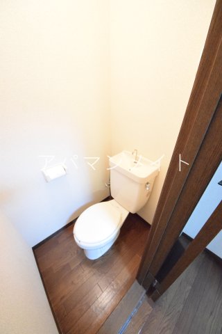 トイレ　落ち着いたトイレです