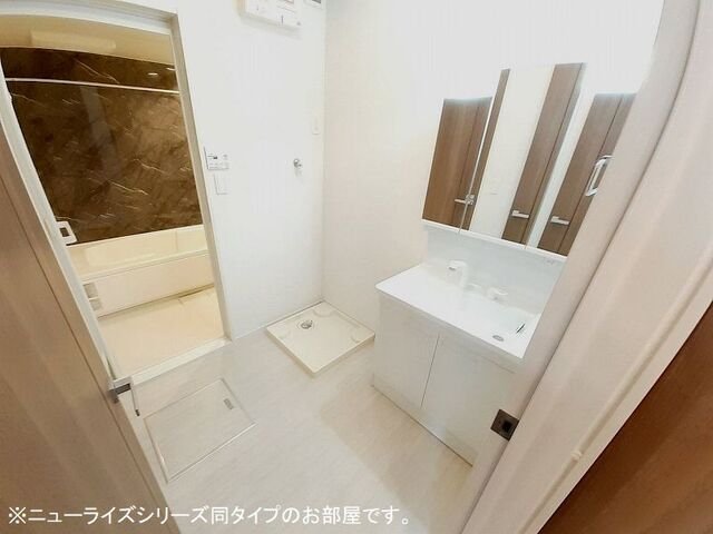 洗面設備　コンパクトで使いやすい洗面所