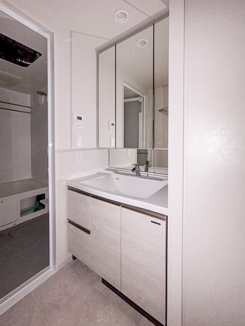洗面設備　※写真は同タイプ住戸です。