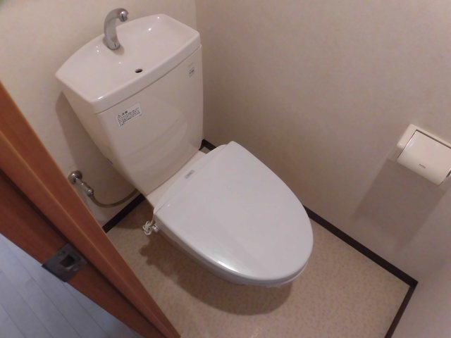 トイレ　清潔感のあるトイレです