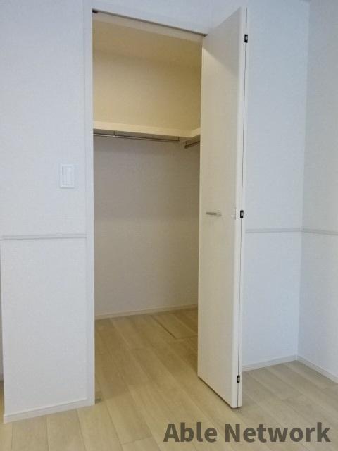 収納　お洋服などを沢山収納できるウォークインクローゼットです！