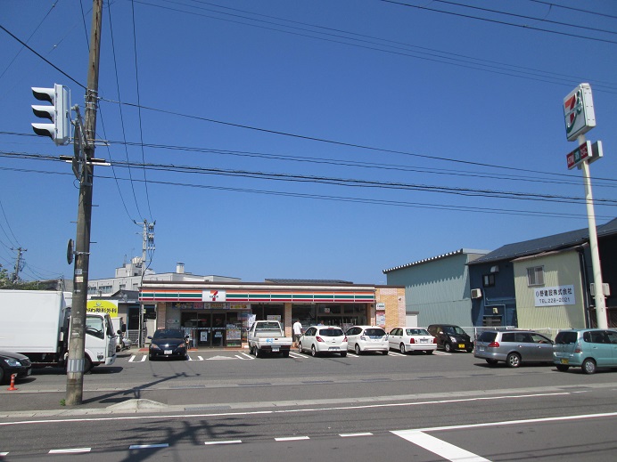 コンビニ　セブンイレブン新潟入船店（コンビニ）まで637m