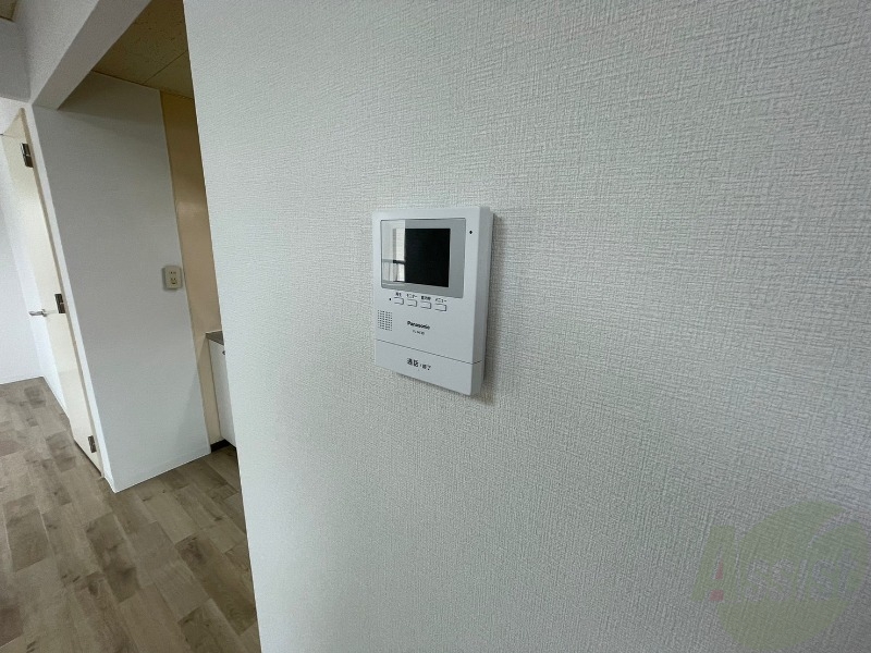 セキュリティ　ＴＶモニター付インターホンです。来客者の顔が見えるので安心！