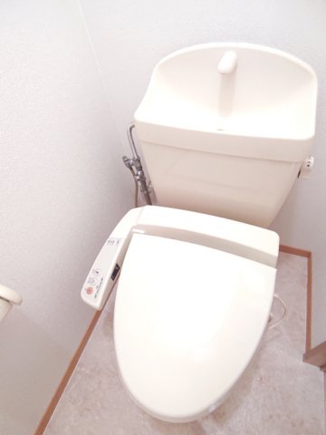 トイレ　コンパクトで使いやすいトイレです