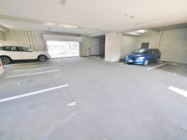 駐車場　【即日案内可能】現地待ち合わせでも対応可能です。お部屋を気に