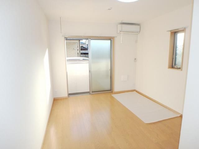 居室・リビング　★ポカポカで綺麗なお部屋です★