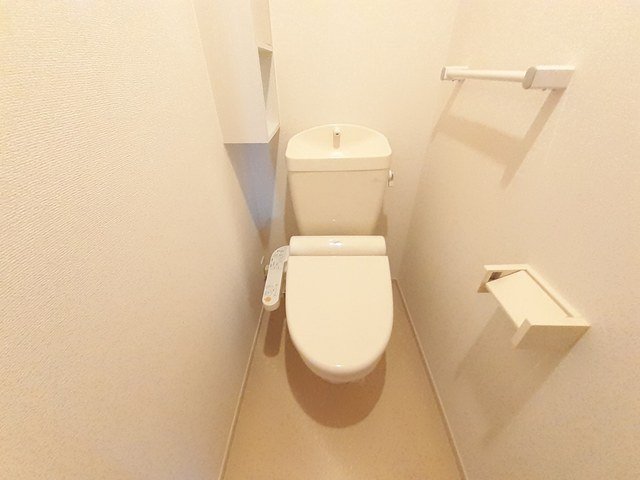 トイレ　清潔感のあるトイレです