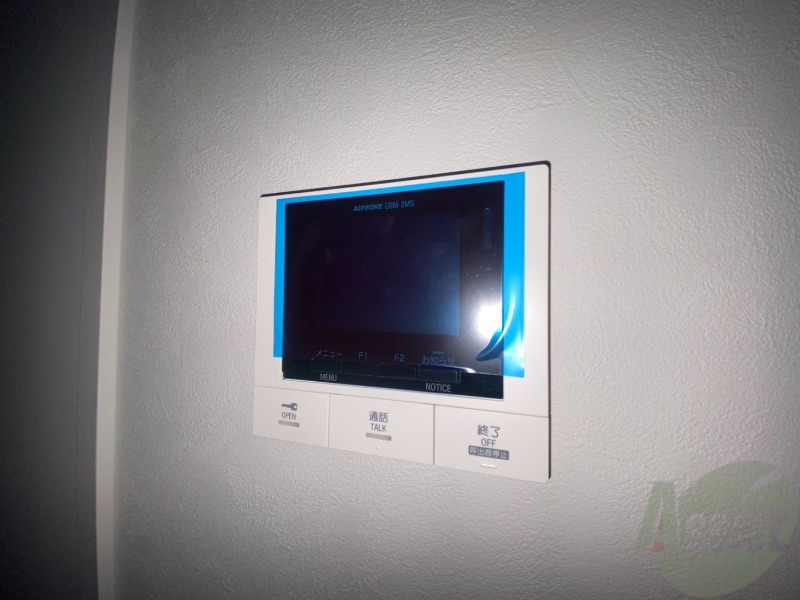 セキュリティ　ＴＶモニター付インターホンです。来客者の顔が見えるので安心！