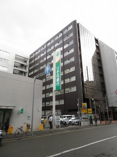 銀行　りそな銀行　新大阪駅前支店（銀行）まで461m